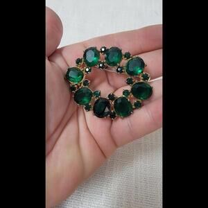 Vintage Green stones Gorgeous Brooch B2